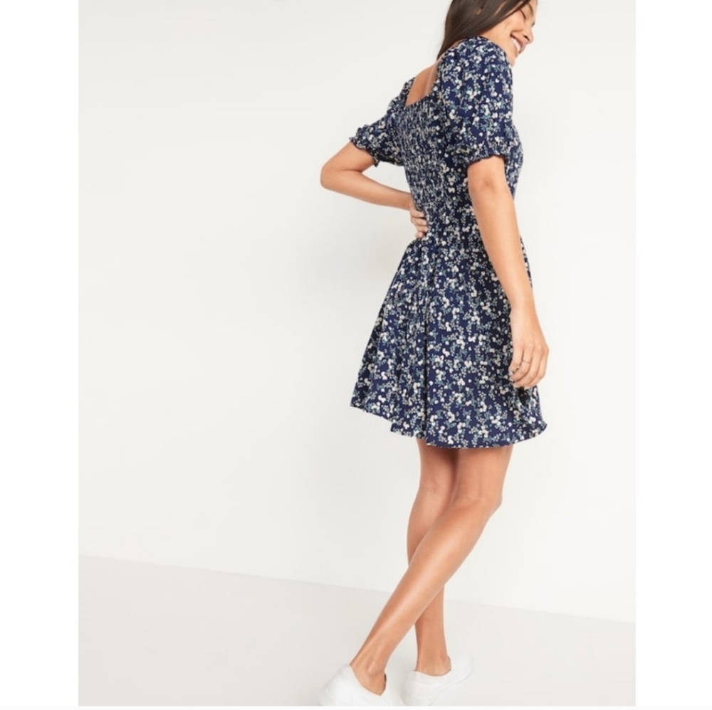 Old Navy Blue Floral Fit FlareMilk Maid Dress Puff Sleeve Cottagecore Small NWOT